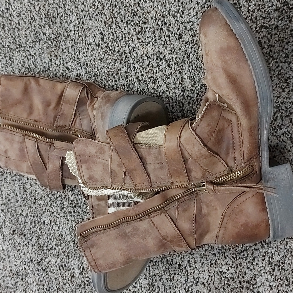 Cutest Roxy boots - Picture 4 of 4